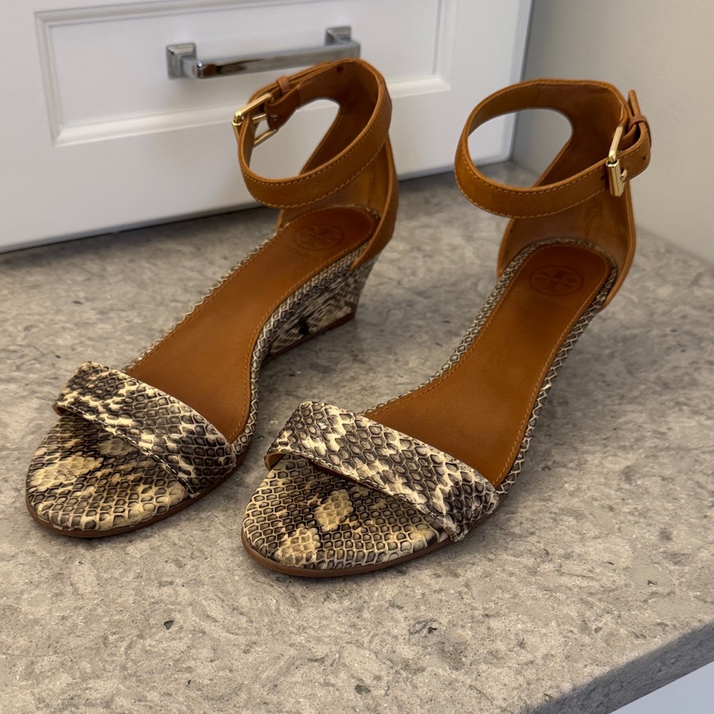 Snakeskin Patterned Wedge Sandals